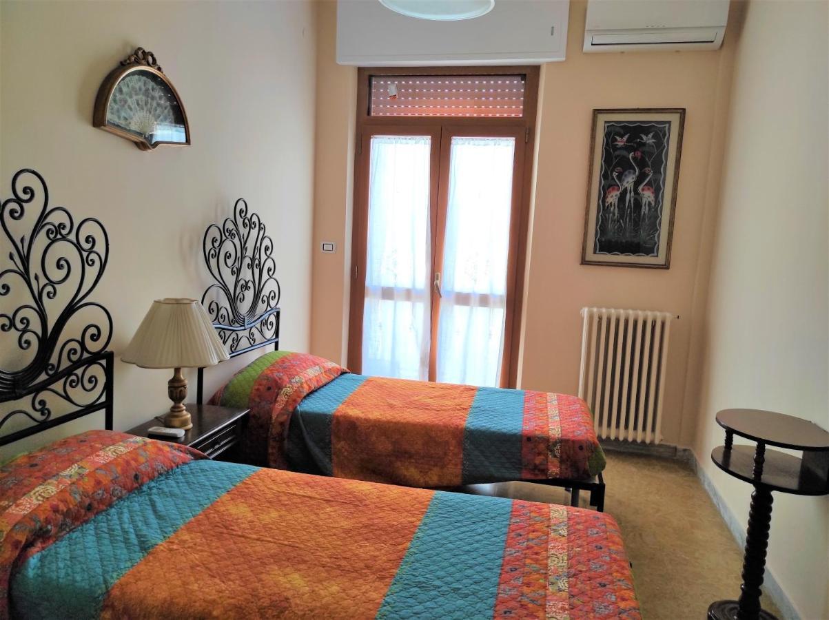 La Colonna Holiday House Lecce Exterior foto
